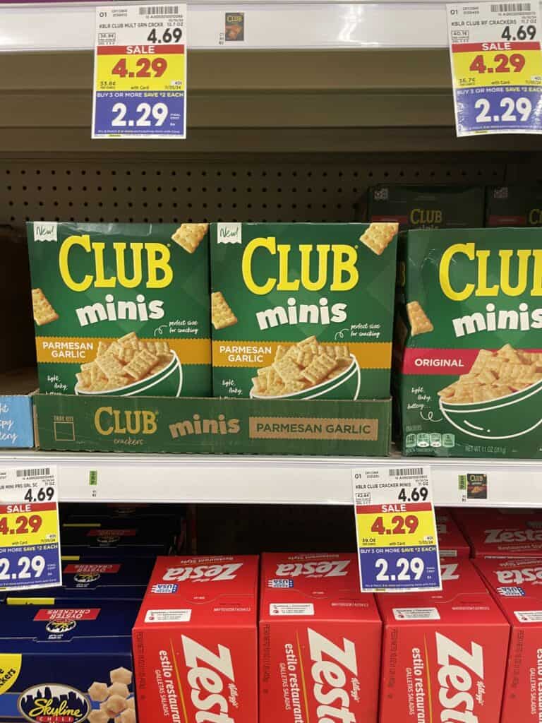 club and town house crackers kroger shelf image (4)