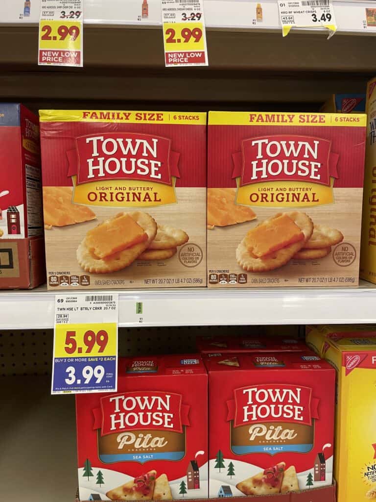 club and town house crackers kroger shelf image (4)