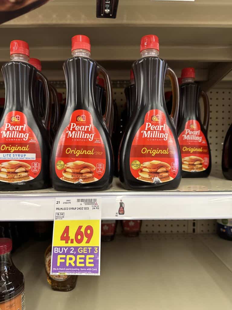 Quaker Instant Oatmeal, Oatmeal, Pearl Milling Pancake and Syrup, Quaker cereals and kroger coffee shelf images